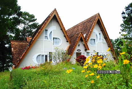 Một kiến trúc độc đáo mô phỏng theo hình nhà rông ở Tây Nguyên mà người Pháp để lại cho Đà Lạt  